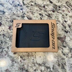 Snap-on Black Leather Wallet